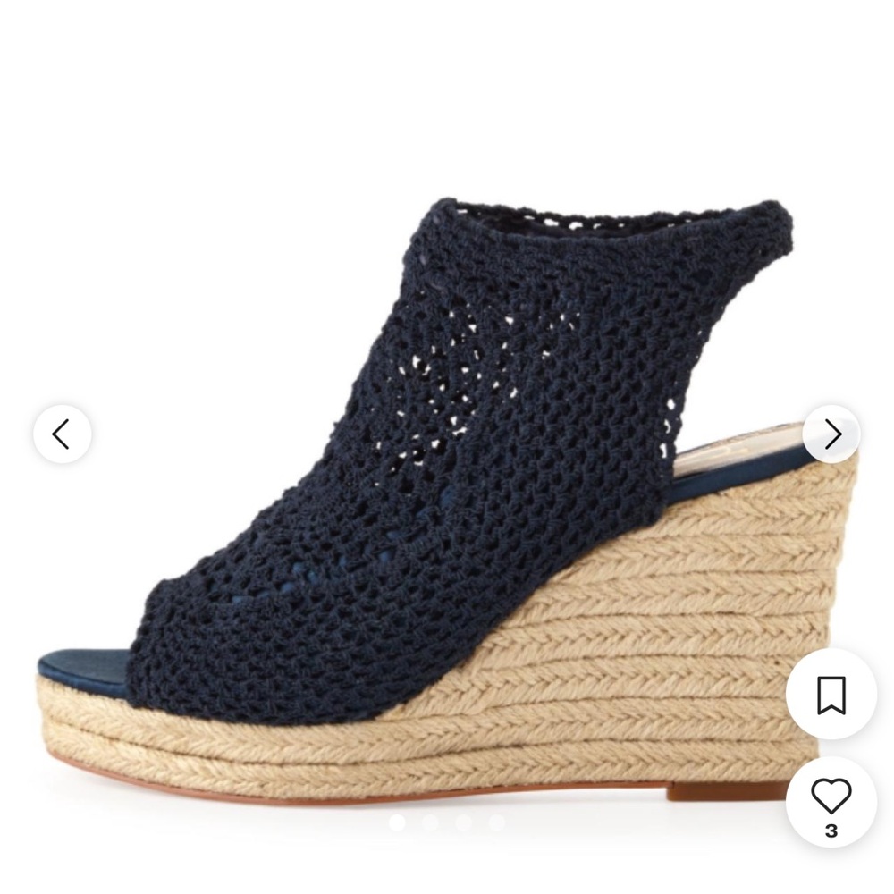 VINCE CAMUTO SIGNATURE Navy Crochet Wedge Sandals